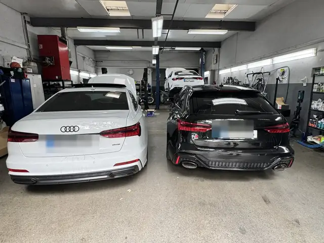Blick in die Werkstatthalle von E&O Autoservice in Koblenz